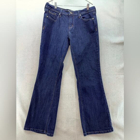 EUC Women’s Levi’s 515 Boot Cut Jeans size 10 Short Dark Wash - Picture 1 of 6